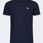 Classic polo neck t-shirt with metal logo